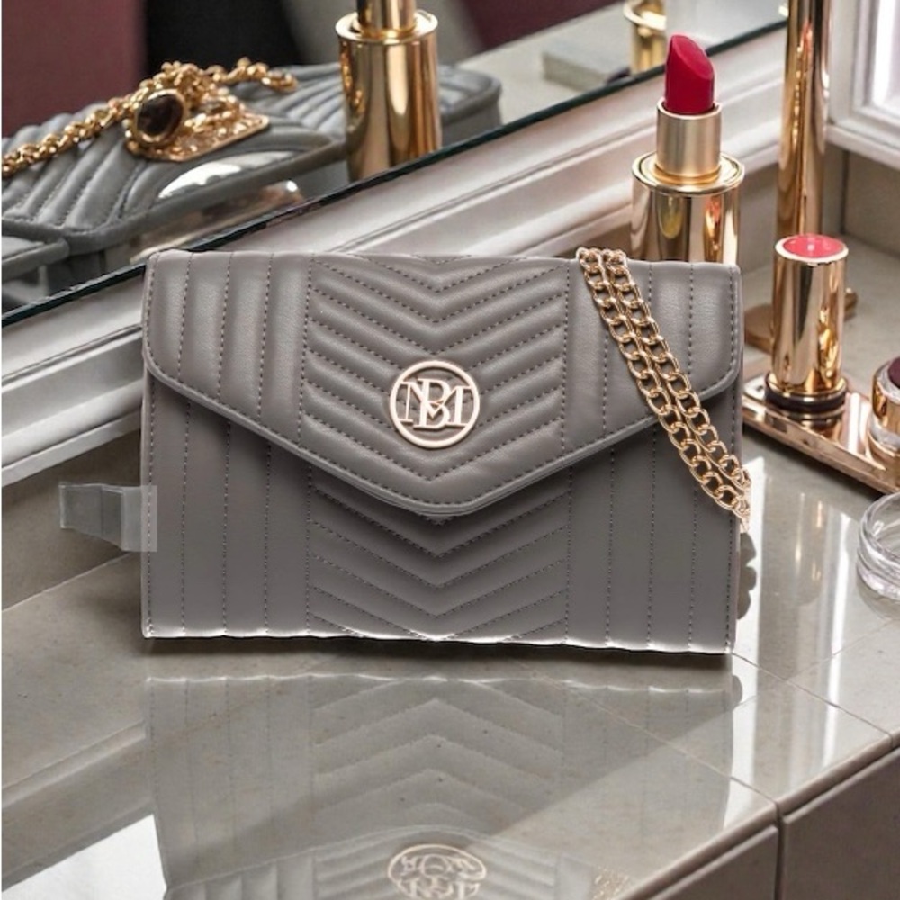 NWT Badgley Mischka Quilted Envelope Crossbody